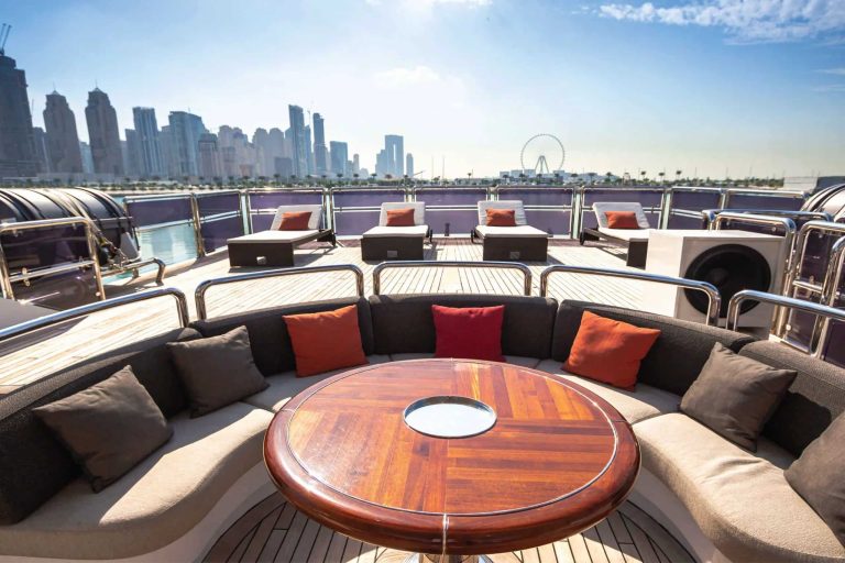 yacht charter pricing