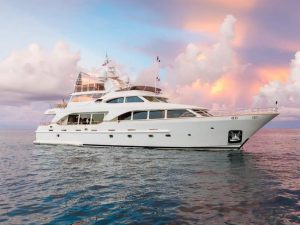 rent the 110ft yacht benetti