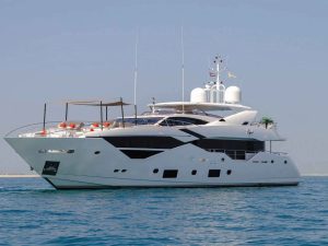 rent the 116ft yacht legende