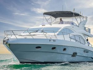 rent the 59ft yacht majesty