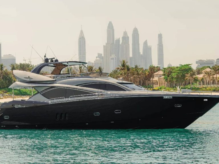 rent the 82ft yacht matrix